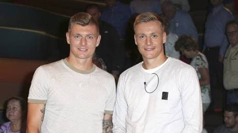 Toni Kroos und Felix Kroos (r.)