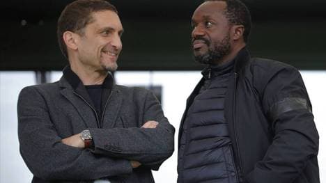 Scout Ben Manga (rechts) hier im Gespräch mit Eintracht-Vorstand Oliver Frankenbach 