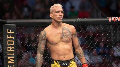 Charles Oliveira verliert seinen Titel wegen Gewichtsproblemen