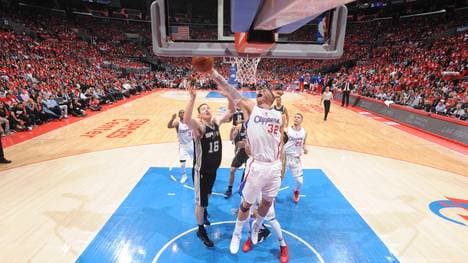 San Antonio Spurs v Los Angeles Clippers - Game One
