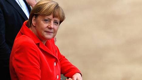 Bundeskanzlerin Angela Merkel unterstützt das DFB-Team live im Stadion