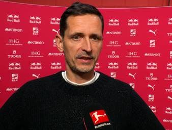 SGE-Trainer Dino Toppmöller ist nach der 0:6 Niederlage gegen RB Leipzig bedient und zählt in seiner Mannschaft jeden einzelnen an. 