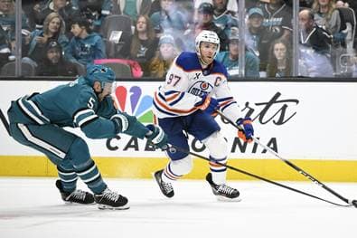 Überragender McDavid bringt Oilers auf Playoff-Kurs