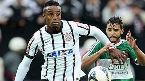 Über die Ablösesumme wurde noch nichts genaues bekannt. Clebers Marktwert liegt bei gut einer Million Euro. Er soll beim HSV den verletzten Gojko Kacar ersetzen und ist nach Nicolai Müller (Mainz 05), Valon Behrami (SSC  Neapel), Matthias Ostrzolek (FC Augsburg) und Zoltan Stieber (Greuther Fürth) der fünfte Neuzugang der Hamburger