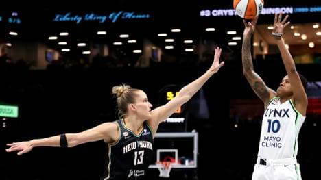 Fiebich (l.) siegt mit New York Liberty