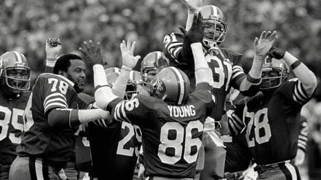 Charle Young (Nr. 86) feierte mit den San Francisco 49ers seine größten Erfolge in der NFL - darunter einen Super-Bowl-Titel