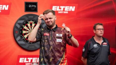 Jan Schmidt zieht in die zweite Runde bei den European Darts Open in Leverkusen ein