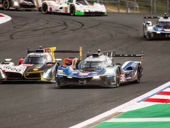 Beim 6-Stunden-Rennen der WEC in Japan holt Alpine dank eines Reifentricks erstmals den Sieg. Mick Schumacher erlebt im Schwester-Auto hingegen einen bitteren Tag auf dem Fuji Speedway. 