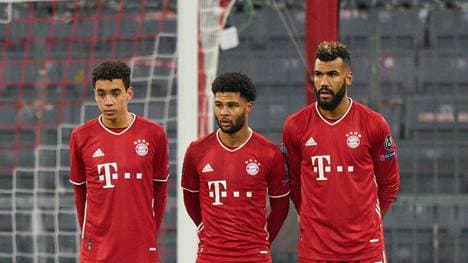 Jamal Musiala (l.) beeindruckt auch Serge Gnabry (M.)