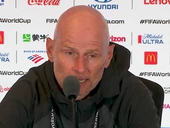 Norwegens Nationaltrainer Ståle Solbakken rechtfertigt seine taktischen Personalentscheidungen gegen Frankreich und reagiert auf das Unverständnis der mitgereisten Fans über den Verzicht auf die Top-Stars Erling Haaland und Martin Ødegaard.