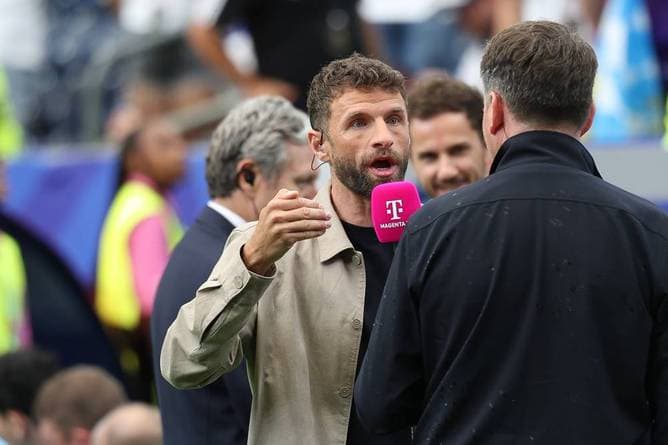Premiere für Müller und Hummels