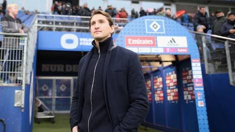 Wegen einer Schleimbeutelentzündung im Ellenbogen konnte René Adler zuletzt nur zusehen