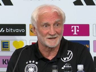 Rudi Völler bekennt auf der DFB-Pressekonferenz: Das ist die größte Gefahr, derer sich die Nationalmannschaft stellen muss. 