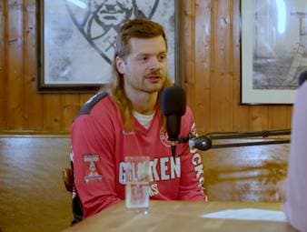 Im Sport1-Podcast "DEEP DIVE" spricht Parkourläufer und Influencer Jan Schlappen mit Moderator Lenny Peteanu darüber, wie er privat tickt. Dabei unterscheiden sich das Leben vor und hinter der Kamera teilweise sehr stark.