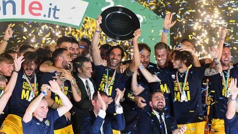 Parmas Aufstiegsfeier wird von einen drohenden Skandal überschattet