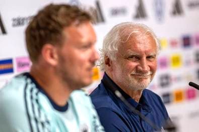 Völler von Ex-Spielern enttäuscht