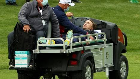 Tom Felton wird vom Platz gebracht