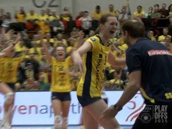 Der SSC Palmberg Schwerin lässt dem VfB Suhl LOTTO Thüringen im ersten Halbfinalspiel keine Chance. Leana Grozer gelingt mit einer starken Willensleistung ein grandioser Punkt.