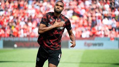 Jonathan Tah hat sich beim FC Bayern für eine Rückennummer entschieden