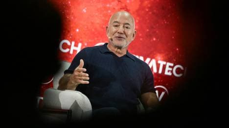 Amazon-Gründer Jeff Bezos bei einer Messe in Paris