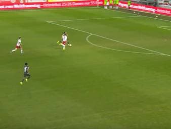 Die Highlights der Partie SSV Jahn Regensburg - VfL Osnabrück aus der 3. Liga im Video. 