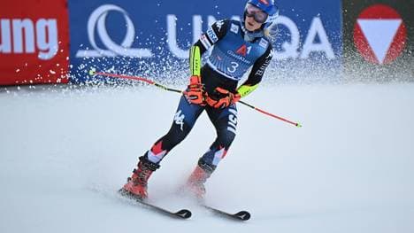 Shiffrin gewinnt den Riesenslalom von Lienz