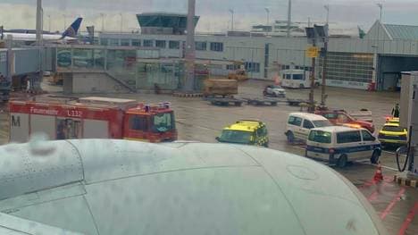 Der FC Bayern München ist mit Verspätung ins Trainingslager gestartet