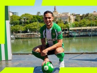 Der FC Bayern hatte offenbar Interesse am brasilianischen Star Antony. Am Deadline Day wechselte er stattdessen zu Betis Sevilla.