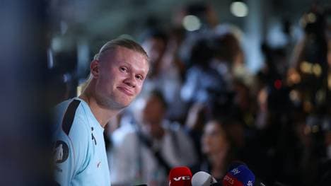 Erling Haaland bei einem Pressetermin