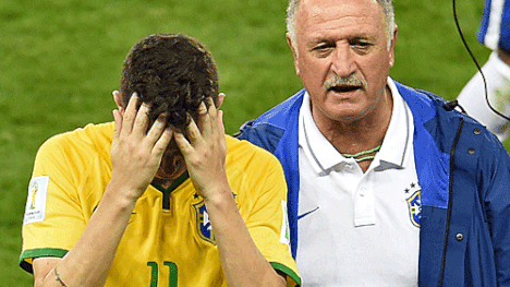 Scolari (r.) mit Oscar (l.), dem einzigen brasilianischen Torschützen im Halbfinale