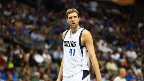 Dirk Nowitzki will mit den Dallas Mavericks wieder in die Playoffs
