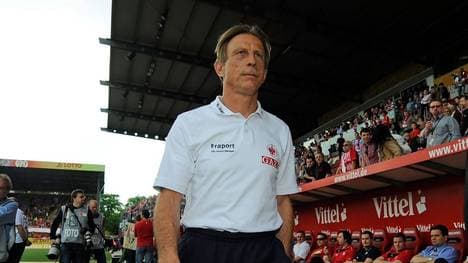 Der damalige Frankfurt-Trainer Daum geriet in Mainz unter die Räder