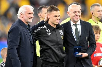 Hier legt Völler die Kimmich-Debatte in Klopps Hände