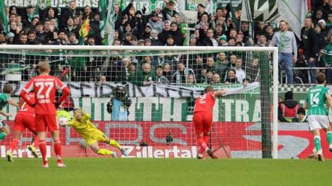 Harry Kane verwandelt einen Elfmeter