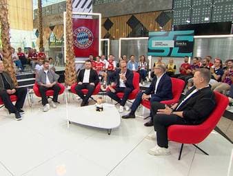 Manuel Neuer kehrte gestern erstmals seit Jahren zurück nach Gelsenkirchen - doch die Schalker Fans machten ihren Unmut über ihren früheren Torwart deutlich. Im FIROCKX Doppelpass wird über die Pfiffe und Beleidigungen gegen Neuer diskutiert.