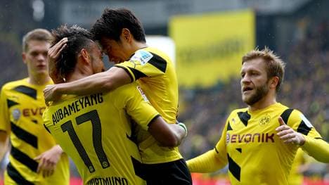 Torschützen unter sich: Pierre-Emerick Aubameyang und Shinji Kagawa (2.v.r.)