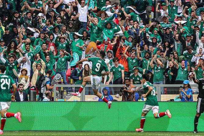 Dreimal Rot! Mexiko jubelt nach wildem WM-Auftakt