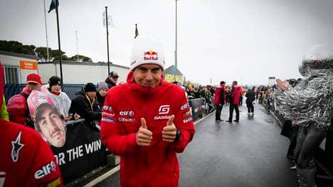 Weather conditions oblige cancellation of MotoGP™ Tissot Sprint of Australian Grand Prix of MotoGP at Phillip Island Circuit. October 22, 2023 In picture: Augusto Fernández with fans at Hero Walk El mal tiempo obliga a cancelar la carrera al sprint de Gran Premio de MotoGP de Australia en el Circuito Internacional de Phillip Island. 22 de Octubre de 2023 POOL MotoGP.com Cordon Press Images will be for editorial use only. Mandatory credit: MotoGP.com Cordon Press Cordon Press *** Weather conditions oblige cancellation of MotoGP™ Tissot Sprint of Australian Grand Prix of MotoGP at Phillip Island Circuit October 22, 2023 In picture Augusto Fernández with fans at Hero Walk Bad weather forces cancellation of Australian MotoGP Grand Prix Sprint race at Phillip Island International Circuit October 22, 2023 POOL MotoGP com Cordon Press Images will be for editorial use only Mandatory credit MotoGP com Cordon Press Cordon Press PUBLICATIONxNOTxINxFRAxESP