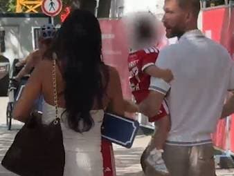 Konrad Laimer bleibt beim FC Bayern! Der österreichische Rechtsverteidiger bestätigte das am Montag auf Nachfrage diverser Journalisten an der Säbener Straße in München. 