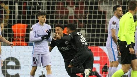 Dank Knauff (M.): Frankfurt holt Remis gegen Barcelona 