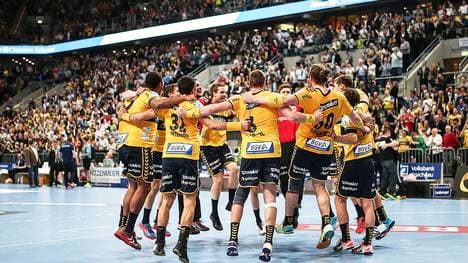 Löwen feiern Sieg gegen Kiel