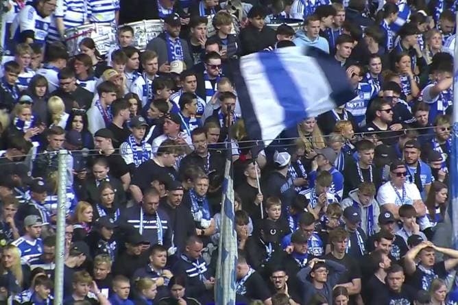 Gespenstische Stille! Traditionsklub verzockt Aufstiegstraum
