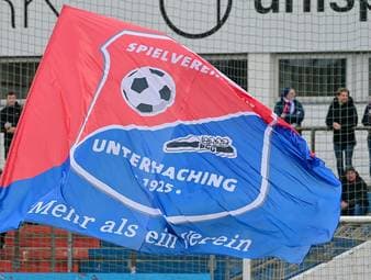 Der Regionalligist SpVgg Unterhaching verzichtet trotz guter sportlicher Ausgangslage freiwillig auf die Teilnahme an einer möglichen Relegation für die 3. Liga. Dadurch haben die Würzburger Kickers das Aufstiegsspiel gegen den Meister der Regionalliga Nordost sicher. 