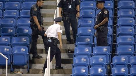 Die Polizei untersucht eine Drohne bei den US Open