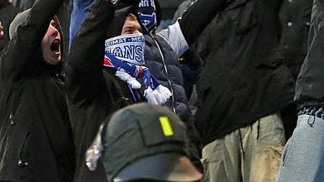 Beim Spiel zwischen Hansa und Dynamo gab es Fan-Randale