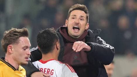 Miroslav Klose bejubelt den Sieg