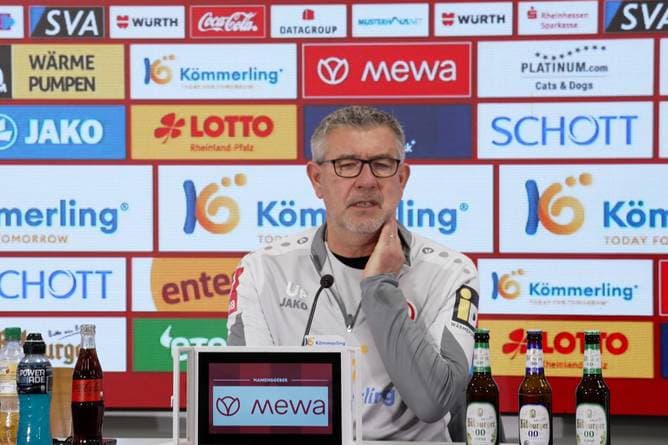 Er will eigentlich nichts dazu sagen - und wird dann deutlich