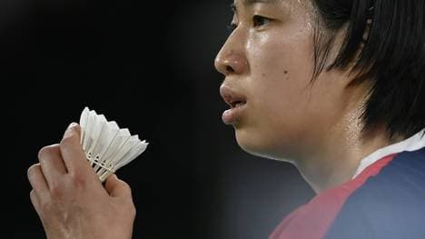 Li gewinnt Auftaktmatch in zwei Sätzen