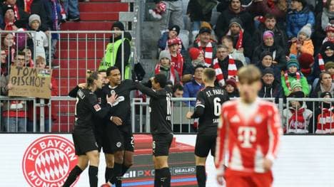 Andréas Hountondji (m.) traf gegen den FC Bayern