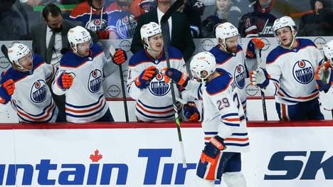 Nächster Sieg für Leon Draisaitl (vorn) und die Oilers.
